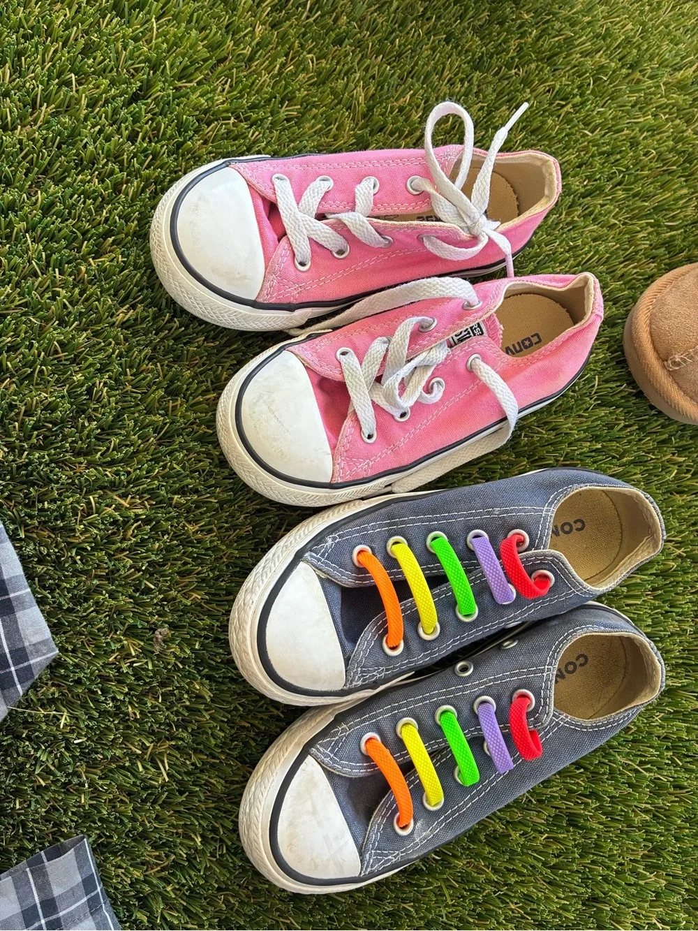 Converse Kids Low-Top Sneakers in Gray and Pink with Rainbow Elastic Laces